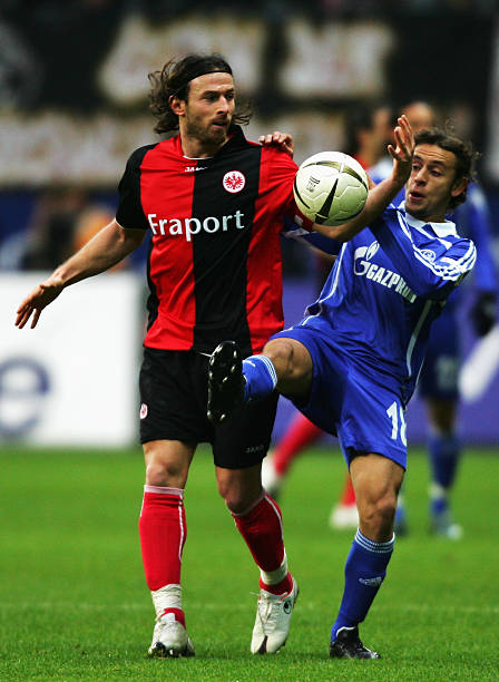 羽毛球是一 羽毛球是一