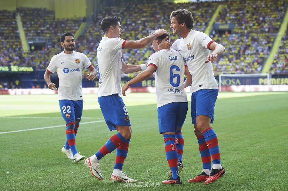 字母哥与约 字母哥与约