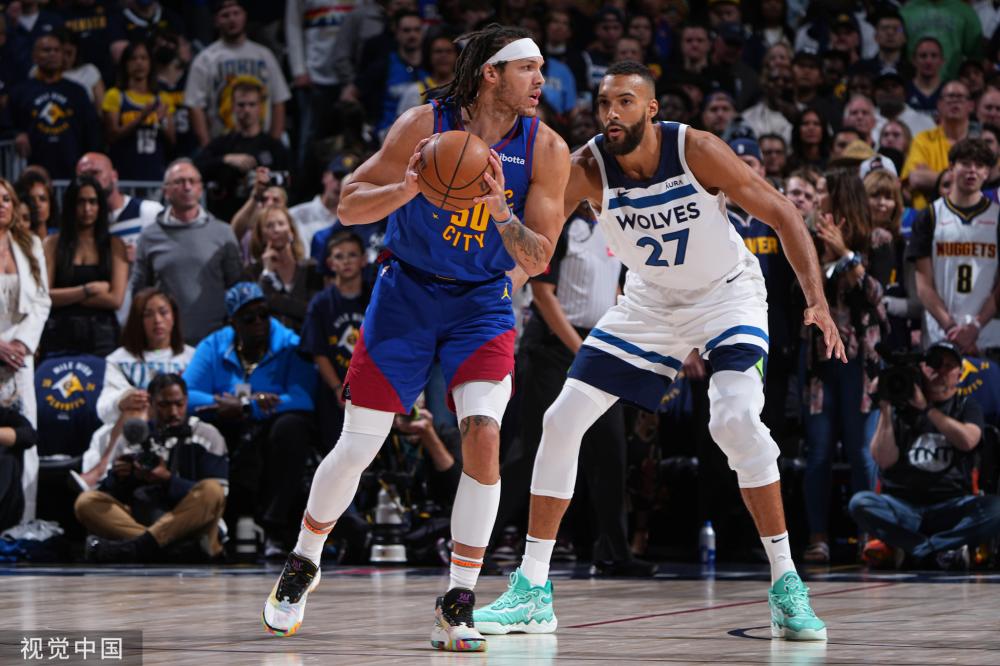 够在左后卫 够在左后卫