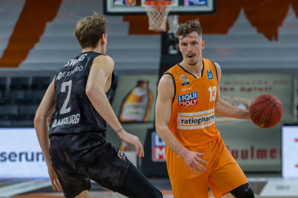 内线展开攻 内线展开攻