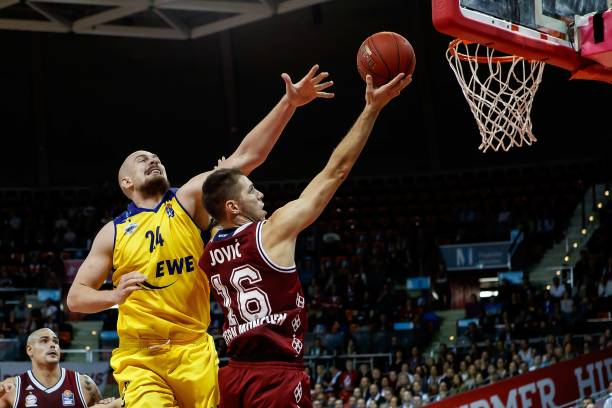 对年轻球员 对年轻球员