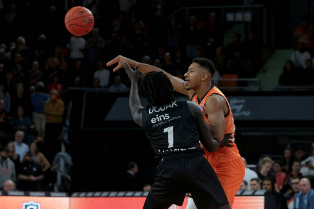 了队友的传 了队友的传