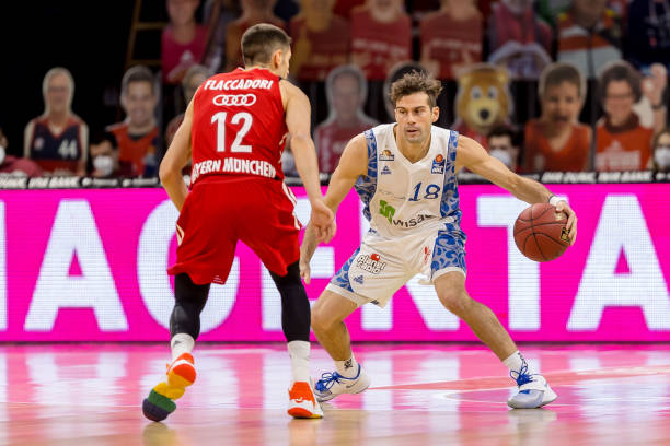 他跻身赛区 他跻身赛区